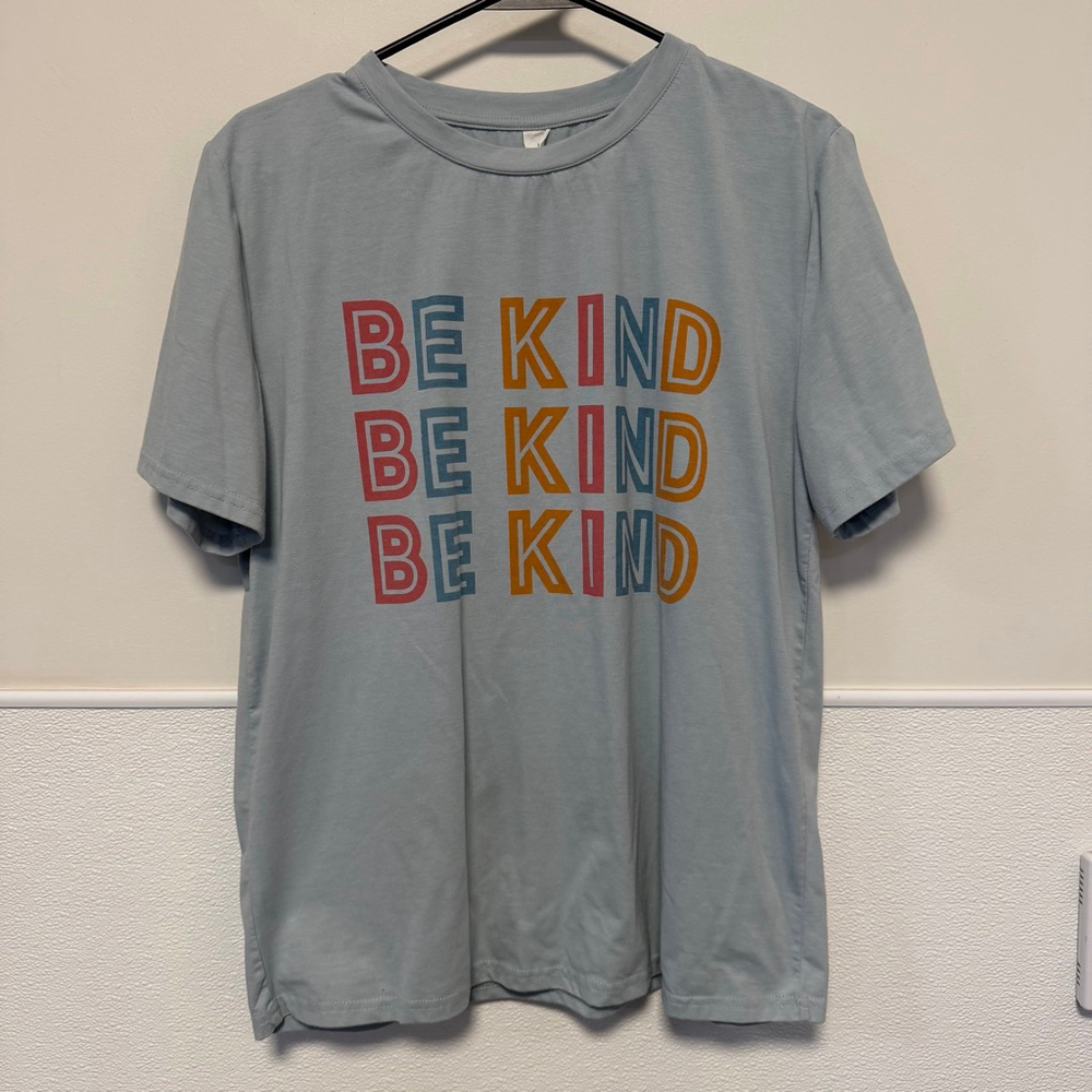 Women's Short Sleeve Tee SZ Large Blue Pink "Be Kind" Graphic - Picture 7 of 9